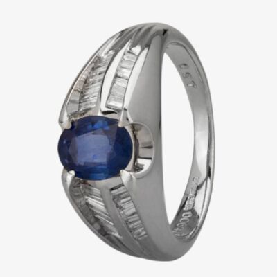 Pre-Owned Platinum 0.90ct Sapphire & 0.30ct Diamond Shoulders Ring 4336031