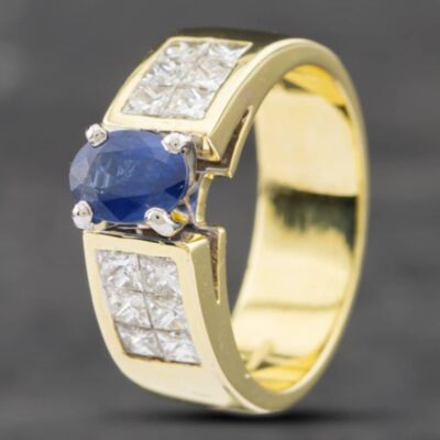 Pre-Owned 14ct Yellow Gold Oval Cut Sapphire & 1.20ct Princess Cut Diamond Dress Ring 43361103