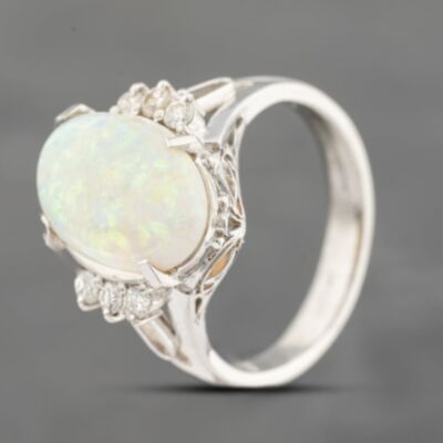 Pre-Owned Platinum 2.81ct Opal & 0.20ct Diamond Oval Dress Ring 43381023