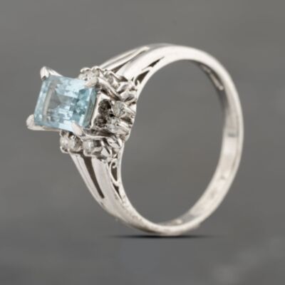 Pre-Owned Platinum 0.96ct Aquamarine & 0.13ct Diamond Rectangular Cluster Ring 43401021