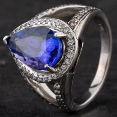 Pre-Owned 14ct White Gold 4.53ct Tanzanite & 0.90ct Brilliant Cut Diamond Spilt Shoulders Dress Ring 4341020