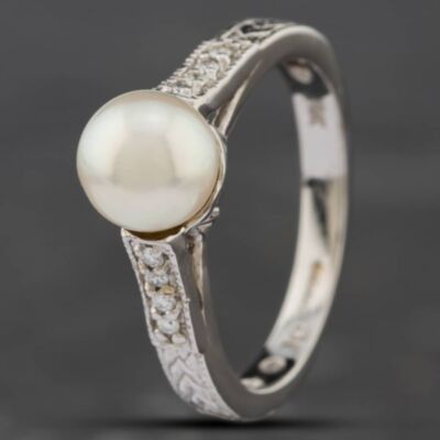 Pre-Owned 14ct White Gold Cultured Pearl & Brilliant Cut Diamond Dress Ring 43441000
