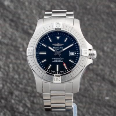 Pre-Owned Breitling Mens Avenger Black Dial Silver Bracelet Watch A17319