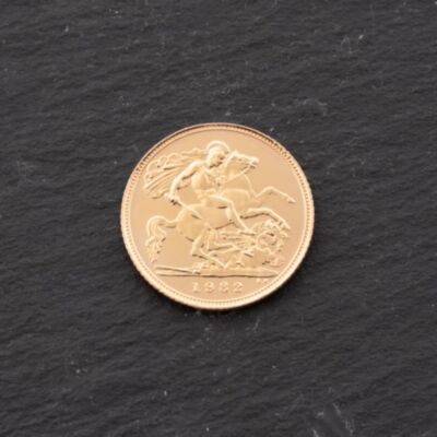 Pre-Owned 22ct Yellow Gold 1982 Queen Elizabeth II Half Sovereign Coin 47011190