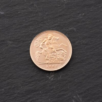 Pre-Owned 22ct Yellow Gold 1982 Queen Elizabeth II Half Sovereign Coin 47011192