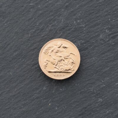 Pre-Owned 22ct Yellow Gold 1900 Queen Victoria Full Sovereign Coin 47021249