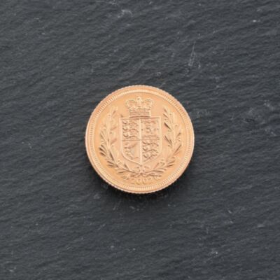 Pre-Owned 22ct Yellow Gold 2002 Queen Elizabeth II Shield Back Full Sovereign Coin 47021254