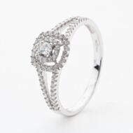 9ct White Gold Brilliant Cut 0.25ct Diamond Shoulder Set Cluster Ring PR12865W L