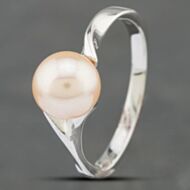 Pre-Owned 9ct White Gold Cultured Pearl Dress Ring 41102241