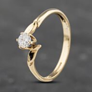 Pre-Owned 9ct Yellow Gold Cubic Zirconia Solitaire Ring 41103152