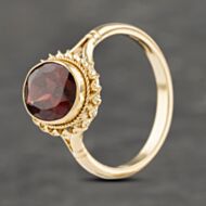 Pre-Owned 9ct Yellow Gold Garnet Oval Dress Ring 41103250