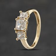 Pre-Owned 14ct Yellow Gold Cubic Zirconia Square Cut Three Stone Ring 41103380