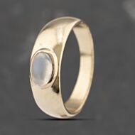 Pre-Owned 9ct Yellow Gold Moonstone Oval Dress Ring 41103520