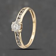 Pre-Owned 9ct Yellow Gold Cubic Zirconia Shoulder Set Solitaire Ring 41103536