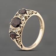 Pre-Owned Vintage 9ct Yellow Gold Garnet & Cubic Zirconia Seven Stone Ring 41103655
