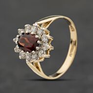 Pre-Owned 9ct Yellow Gold Garnet & Cubic Zirconia Oval Cluster Ring 41104047