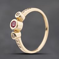 Pre-Owned 9ct Yellow Gold Spinel & Diamond Dress Ring 41104179