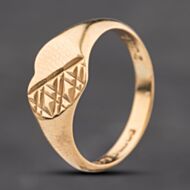 Pre-Owned 9ct Yellow Gold Heart Signet Ring 41104188