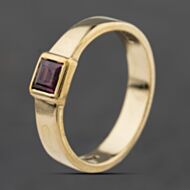 Pre-Owned 9ct Yellow Gold Pink Tourmaline Set Band Ring 41104319