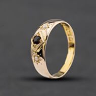 Pre-Owned 9ct Yellow Gold Garnet & Pearl Dress Ring 41104339