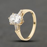 Pre-Owned 9ct Yellow Gold Cubic Zirconia Three Stone Ring 41104471