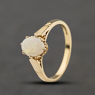Pre-Owned 9ct Yellow Gold Opal Oval Dress Ring 41104480