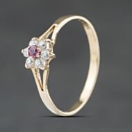 Pre-Owned 9ct Yellow Gold Ruby & Cubic Zirconia Daisy Cluster Ring 41104499