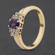 Pre-Owned 9ct Yellow Gold Amethyst & Cubic Zirconia Set Shoulders Oval Dress Ring 41104586