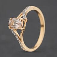 Pre-Owned 9ct Yellow Gold Morganite & Cubic Zirconia Set Shoulders Dress Ring 41104593