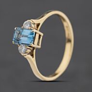 Pre-Owned 9ct Yellow Gold Blue Topaz & Cubic Zirconia Rectangle Three Stone Ring 41104595