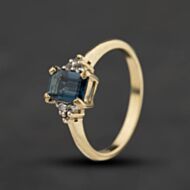 Pre-Owned 9ct Yellow Gold Blue Topaz & Cubic Zirconia Dress Ring 41104686
