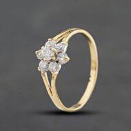Pre-Owned 9ct Yellow Gold Cubic Zirconia Flower Cluster Ring 41104737