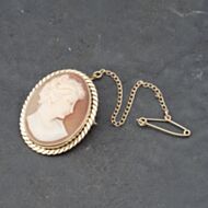 Pre-Owned 9ct Yellow Gold Cameo Oval Brooch 41131103