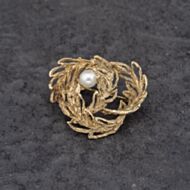 Pre-Owned 9ct Yellow Gold Pearl Swirling Leaf Design Brooch 41131166
