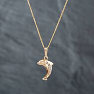 Pre-Owned 9ct Yellow Gold Cubic Zirconia Dolphin Pendant & 16 Inch Curb Chain 41141853