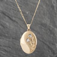 Pre-Owned 9ct Yellow Gold Oval Polished And Matt Finish Flowers Locket Locket Pendant & 18 Inch Curb Chain 41142206