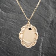 Pre-Owned 9ct Yellow Gold Large Plain Scollp Edge Locket Pendant & 24 Inch Curb Chain 41142209