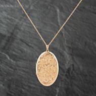 Pre-Owned 9ct Yellow Gold Hand Engraved Large Oval Locket Pendant & 20 Inch Prince Of Wales Chain 41142272