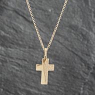 Pre-Owned 9ct Yellow Gold Patterned Cross Pendant & 18 Inch Belcher Chain 41142281