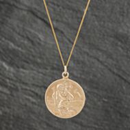 Pre-Owned 9ct Yellow Gold Round St Christopher Pendant & 18 Inch Curb Chain 41142309