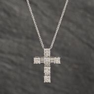 Pre-Owned 18ct White Gold 1.00ct Diamond Cross Pendant & 18 Inch Trace Chain 41142331
