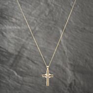 Pre-Owned 9ct Yellow Gold Diamond Set Cross Pendant & 18 Inch Curb Chain 41142481