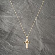 Pre-Owned 9ct Yellow Gold Diamond Set Cross Pendant & 18 Inch Curb Chain 41142482