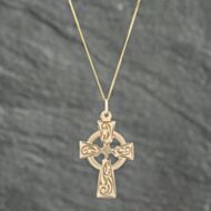 Pre-Owned 9ct Yellow Gold Diamond Cut Celtic Cross Pendant & 18 Inch Curb Chain 41142484