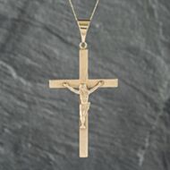 Pre-Owned 9ct Yellow Gold Large Crucifix Cross Pendant & 20 Inch Curb Chain 41142488