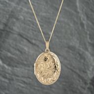Pre-Owned 9ct Yellow Gold Oval Foliate Hand Engraved Locket Pendant & 18 Inch Curb Chain 41142520