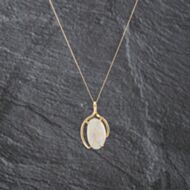 Pre-Owned 18ct Yellow Gold Opal Set Oval Wishbone Pendant & 18 Inch Curb Chain 41142538