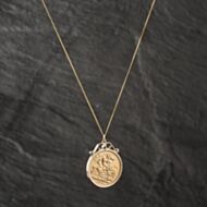 Pre-Owned 9ct Yellow Gold 1963 Queen Elizabeth Full Sovereign Scroll Coin Keeper Pendant & 18 Inch Curb Chain 41142606