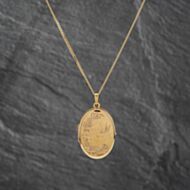 Pre-Owned 9ct Yellow Gold Bird And Floral Engraved Locket Pendant & 18 Inch Curb Chain 41142653