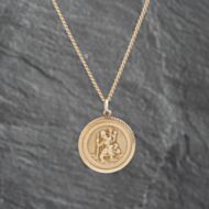 Pre-Owned 9ct Yellow Gold Round St Christopher Pendant & 18 Inch Curb Chain 41142705